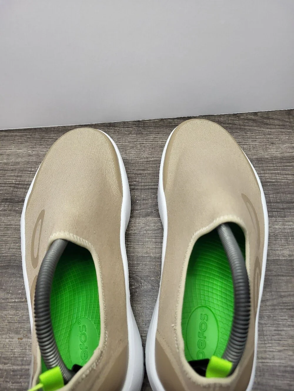 Oofos Oomg Eezee White Taupe Men's Size 10 New Slip-On Shoes New